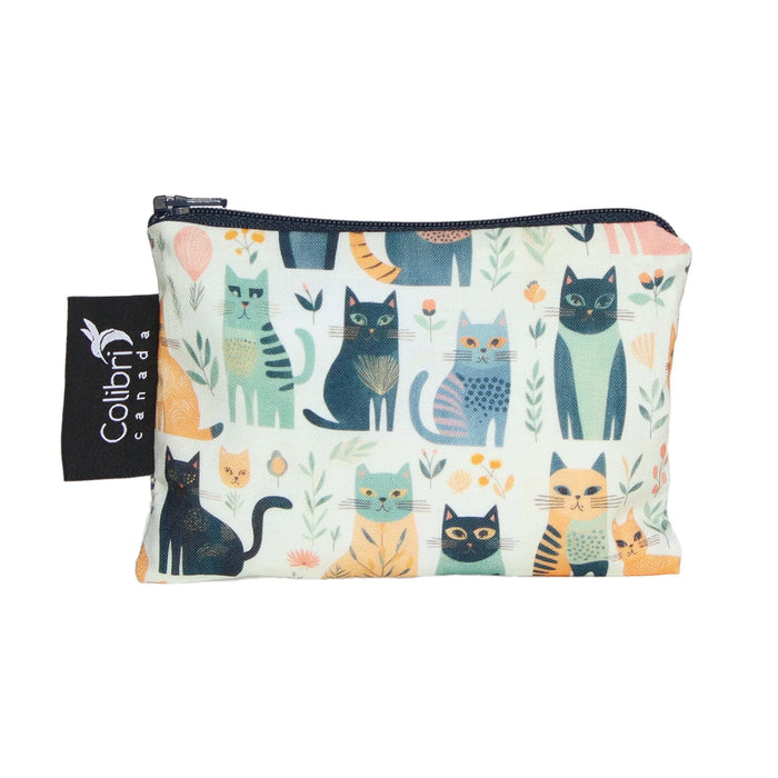 Pouch with cat pattern and Colibrí Canada tag on a white background
