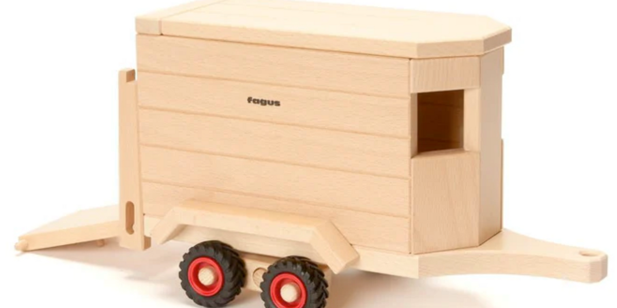 Toy online horse box