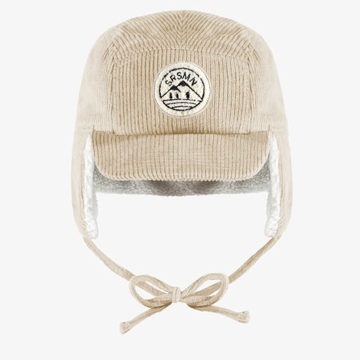 Beige children's hat with a Souris Mini logo on a white background